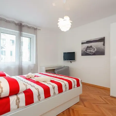 Marina's Place Split