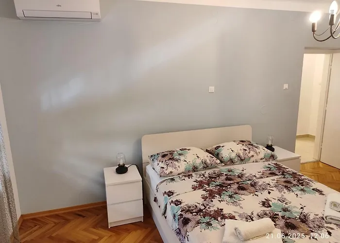 Marina's Place Split